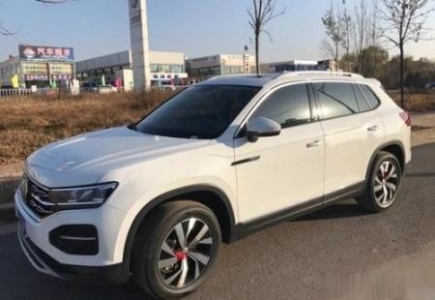 奔驰s560迈巴赫价格？奔驰s级有主动式平衡杆吗？